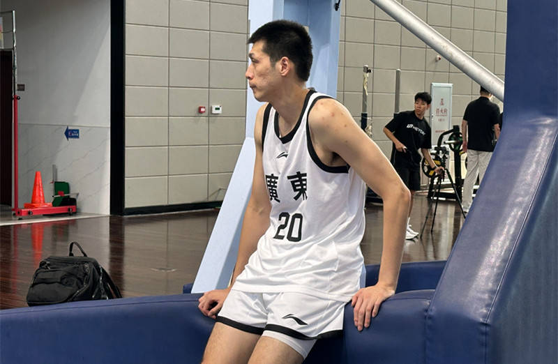 关于今晨广州队队长鼓劲——欧篮联节点到来，媒体盛赞，阵容厚度经受考验的信息